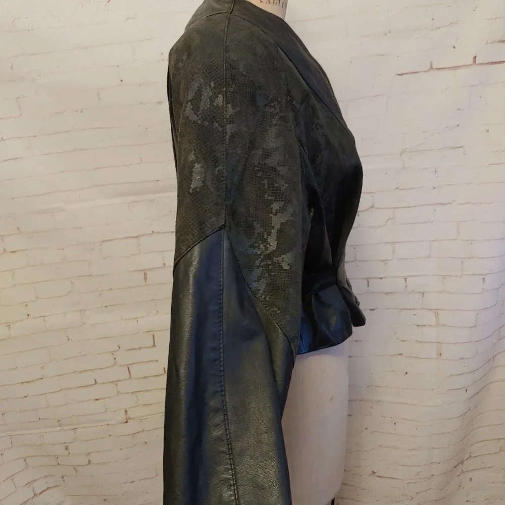 Vintage Chia Womens Leather Jacket Size M Medium Cropped Cinch Waist "Snakeskin" - Picture 4 of 12